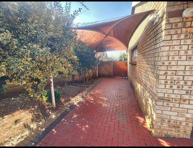 3 BEDROOM PROPERTY TO RENT IN KOOKRUS